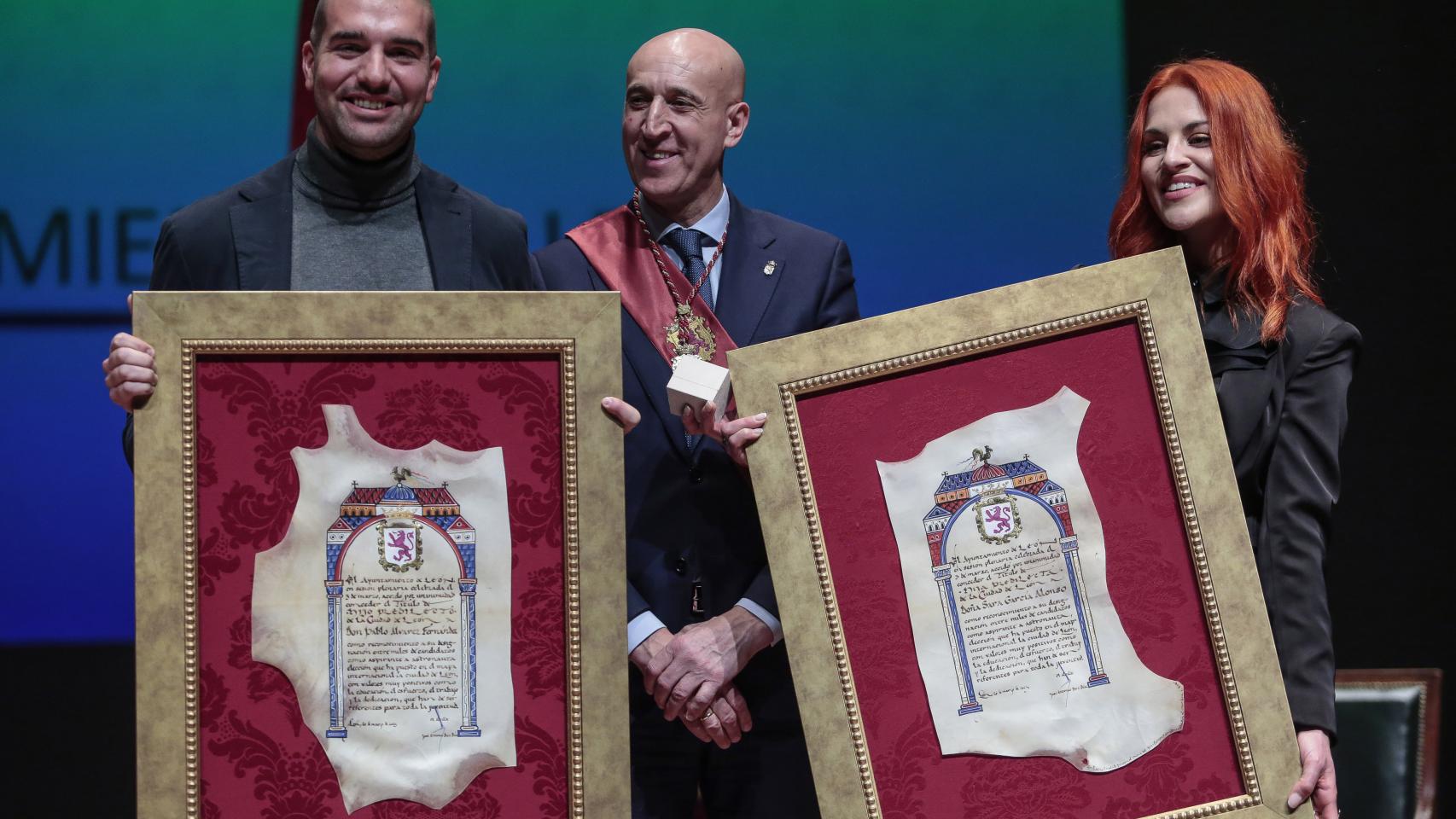 Entrega del título de Hijos Predilectos de la Ciudad de León a los astronautas