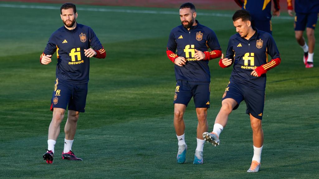 Nacho, Carvajal y Ceballos, con la selección española de fútbol