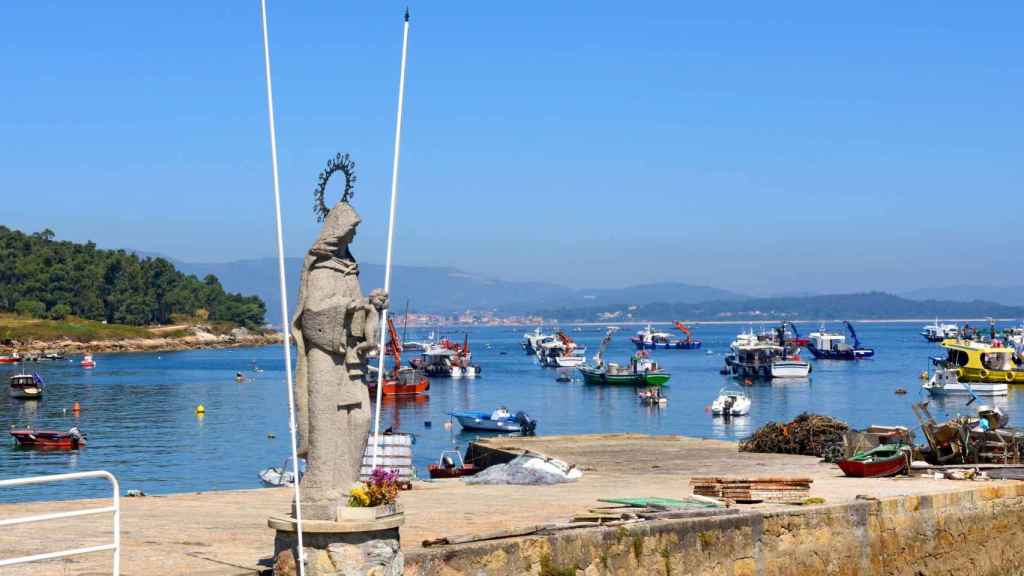 Estatua de la Virgen del Carmen, Illa de Arousa.