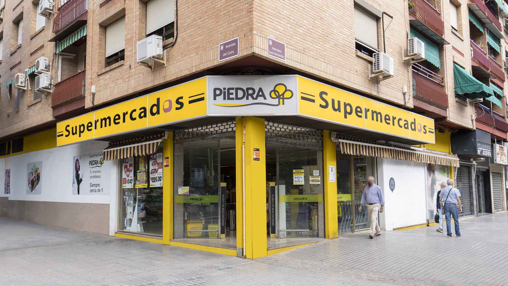 La fachada de uno de los Supermercados Piedra, situado en Córdoba.