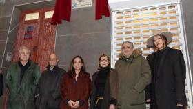 A Coruña homenajea al pintor Xaime Cabanas con una placa en su casa natal