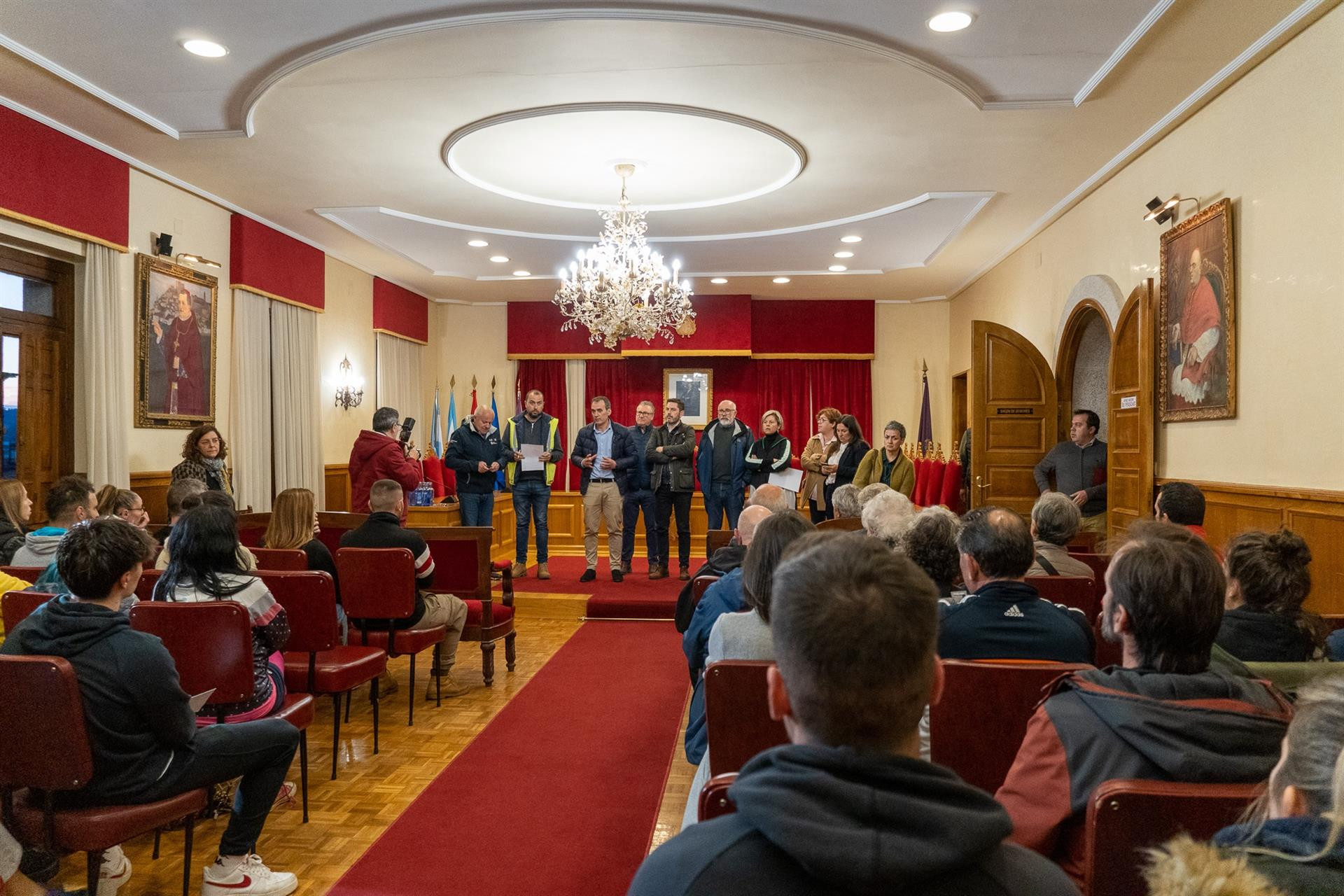 Imagen de la reunión con afectados de este lunes. Foto: AYUNTAMIENTO DE TUI