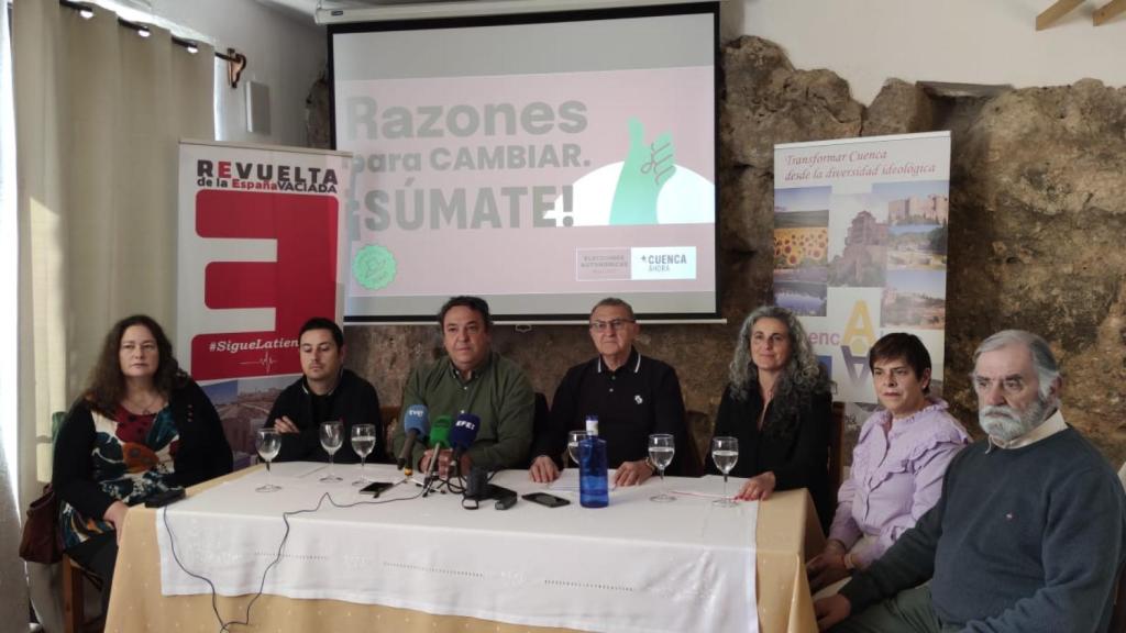 Rueda de prensa de presentación de la candidatura de '+Cuenca Ahora'.