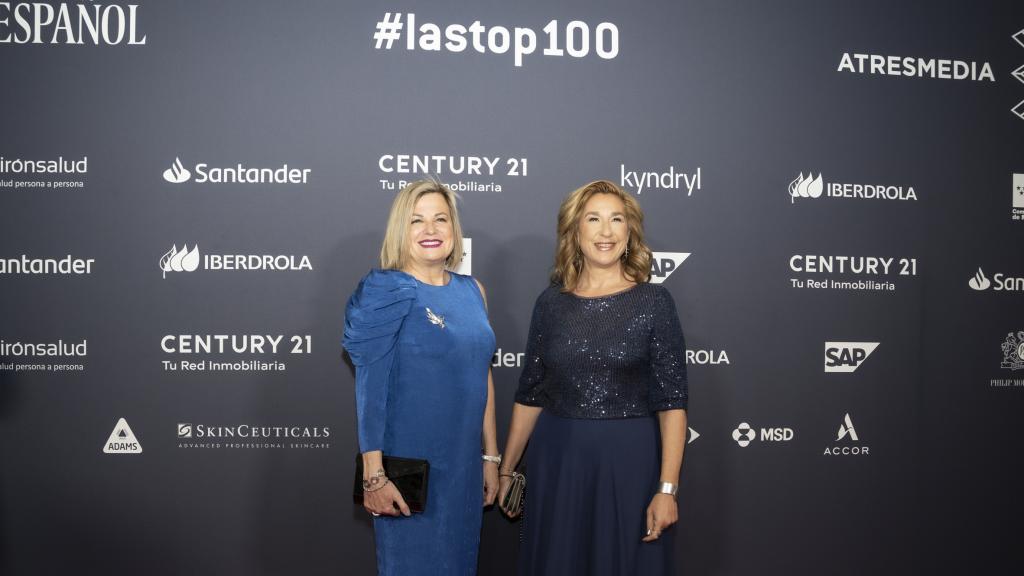 Idoya Aramendi (derecha) en el photocall de la gala 'Top 100 Mujeres Líderes'