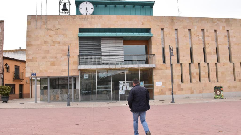 El alcalde volviendo al Ayuntamiento