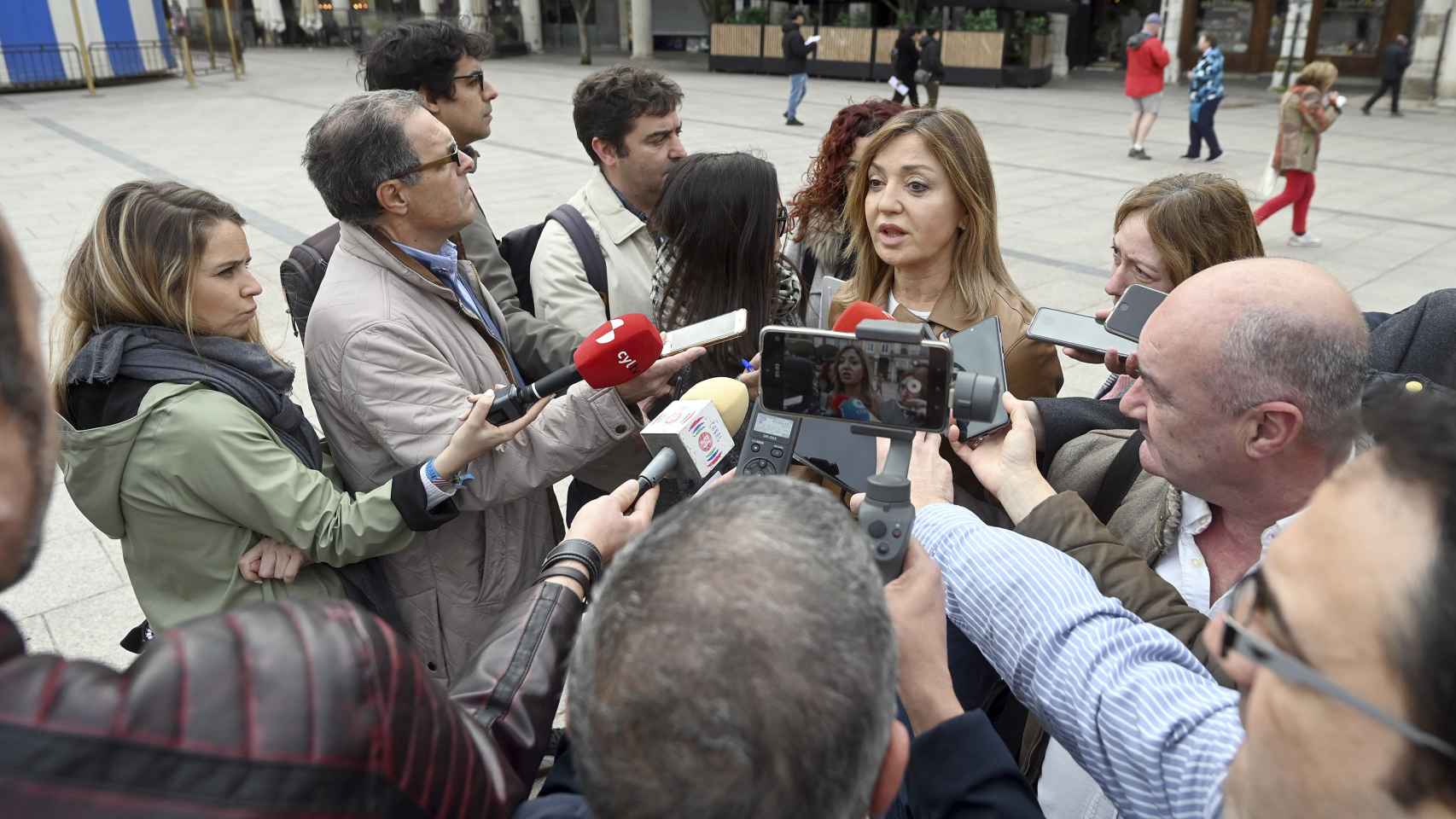 La exportavoz del Grupo municipal Popular en el Ayuntamiento de Burgos, Carolina Blasco, ofrece una rueda de prensa para hablar de un tema de gran relevancia para la ciudad