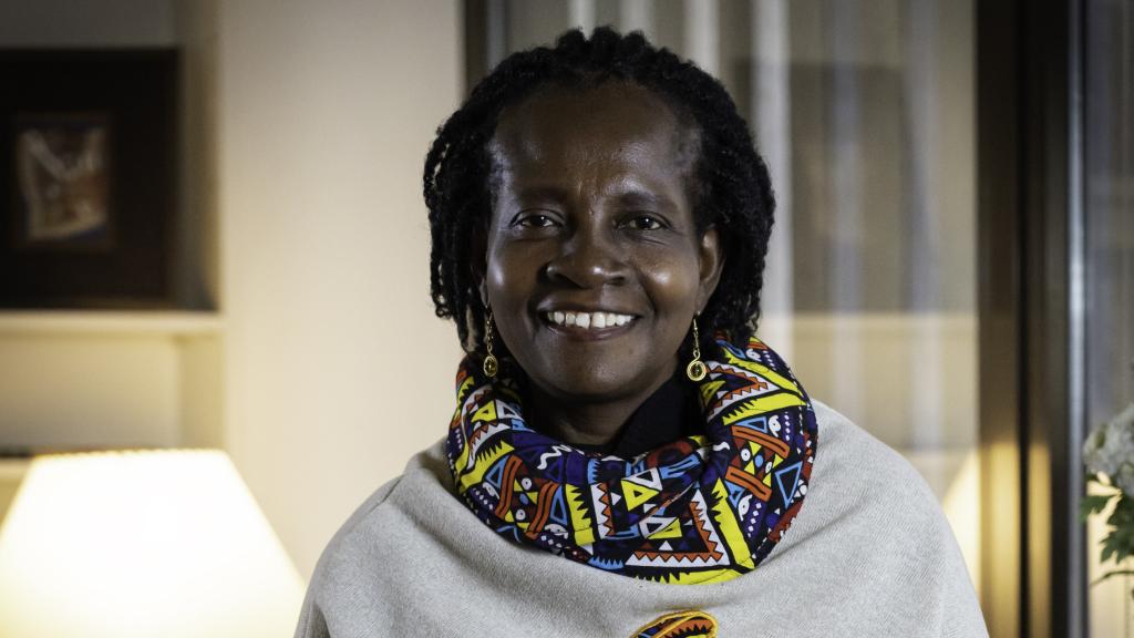Florence Oloo, economista keniana y premio Harambee 2023.