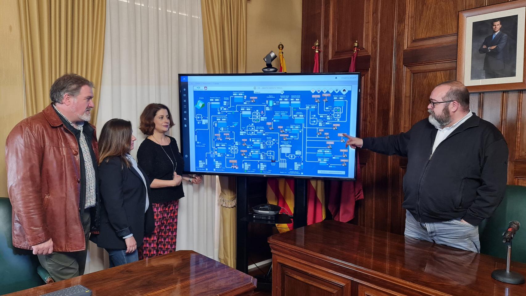 La alcaldesa de Teruel, Emma Buj, durante la presentación del proyecto.