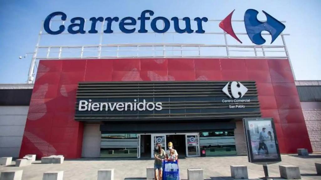 Fachada Carrefour.