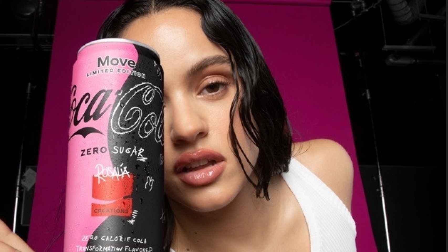 Lanzamiento de una bebida de Coca-Cola con la imagen de la cantante Rosalía.