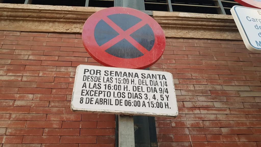 Señal junto al mercado central.