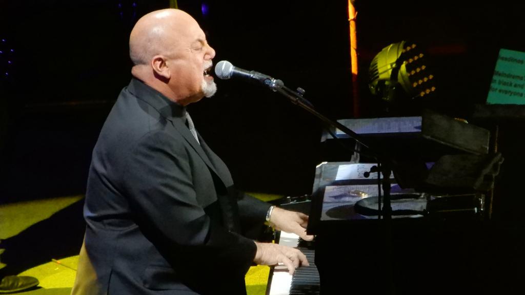 Billy Joel, autor de 'Piano man', en el Nassau Veterans Memorial Coliseum (Long Island, Nueva York, Estados Unidos) el 5 de abril de 2017. Foto: slgckgc (CC BY 2.0)