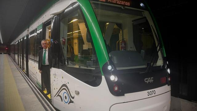 Uno de los conductores del Metro en Málaga.