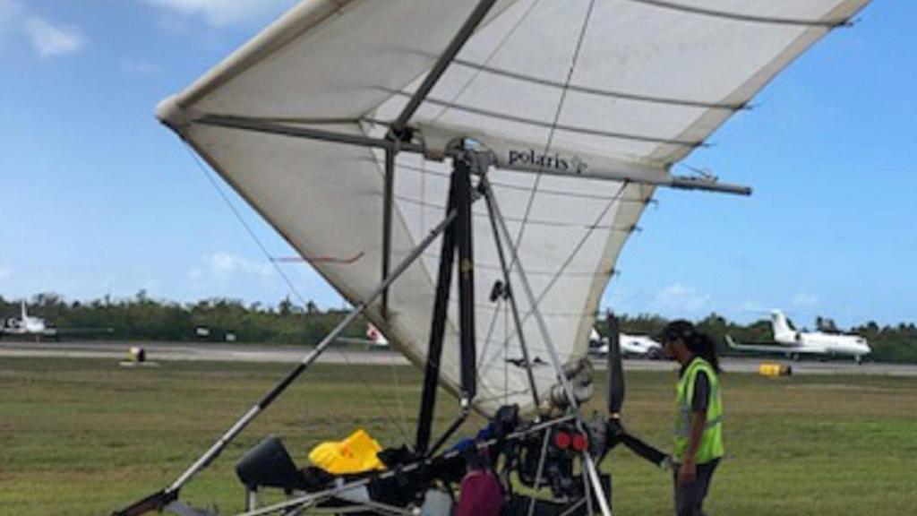 La aeronave en la que llegaron los dos inmigrantes cubanos, en el aeropuerto de Cayo Hueso,.