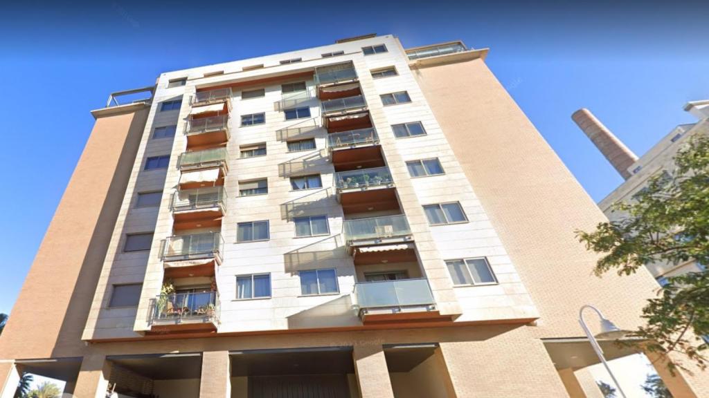 El edificio situado en el Paseo Marítimo de Málaga, en el que María Gámez y su marido compraron un ático valorado en cerca de un millón de euros.