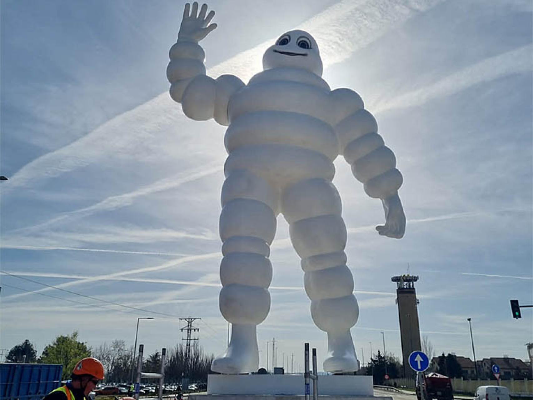 Bibendum se instala en la glorieta que llevará su nombre