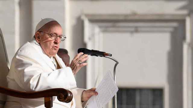 El Papa Francisco durante una audiencia general en la Plaza de San Pedro, este miércoles.