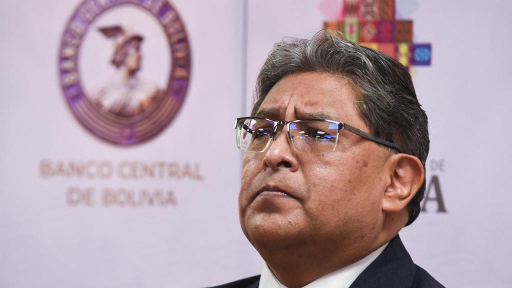 El presidente del Banco Central de Bolivia, Edwin Rojas, durante una rueda de prensa en La Paz.