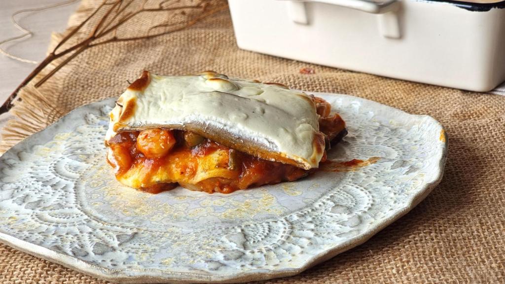 Lasaña de berenjenas y gambas, sin pasta, sin gluten y con mucho sabor