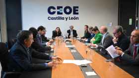 Imagen de la reunión de Junta y CEOE para fijar una posición común en el Corredor del Atlántico