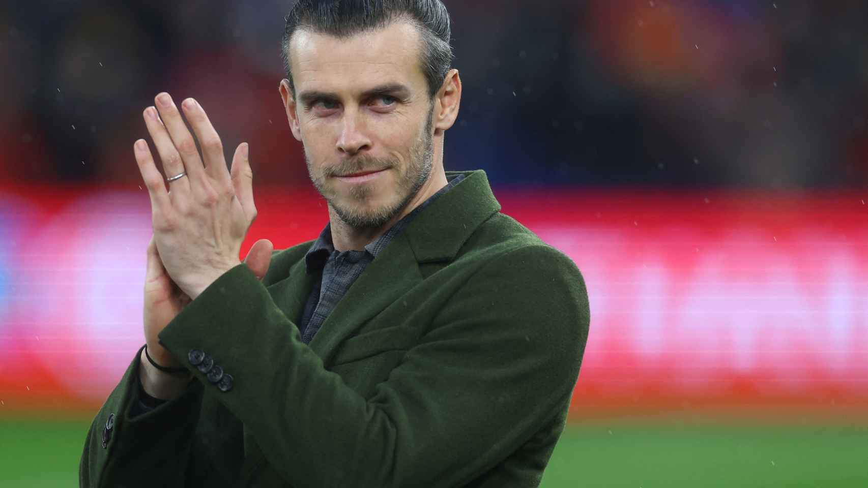 Gareth Bale, aplaudiendo en su homenaje