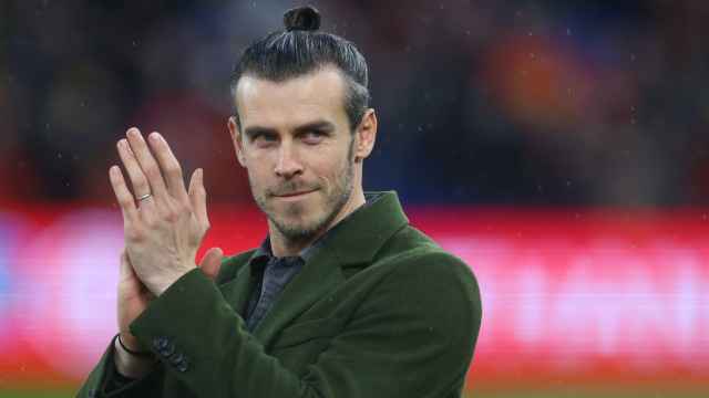 Gareth Bale, aplaudiendo en su homenaje.