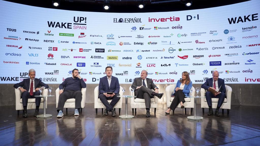 Los integrantes de la mesa del automóvil en el Wake Up Spain 2023.