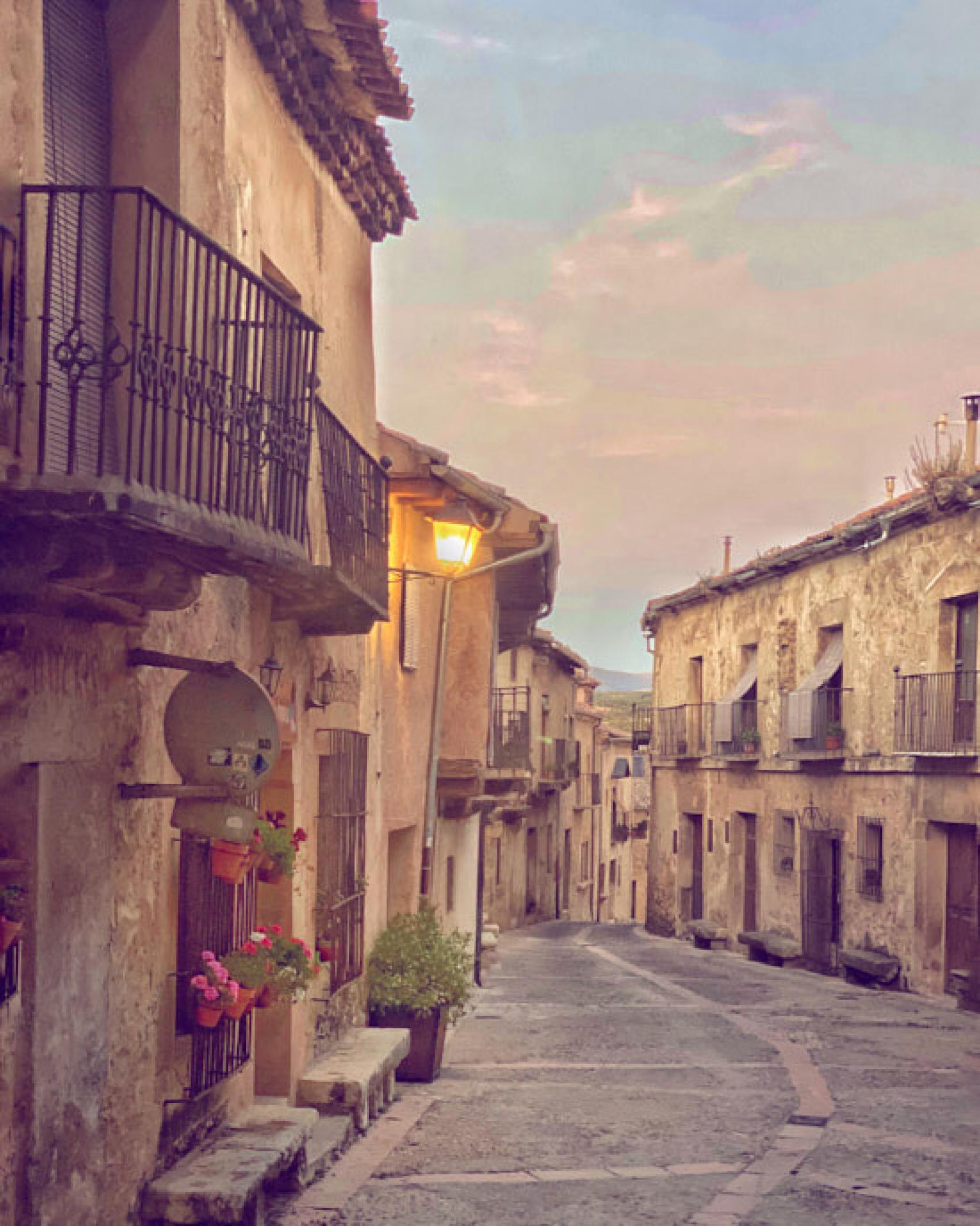 Una de las calles de Pedraza, Segovia