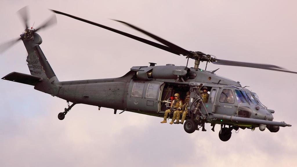 Helicóptero HH-60 Black Hawk.