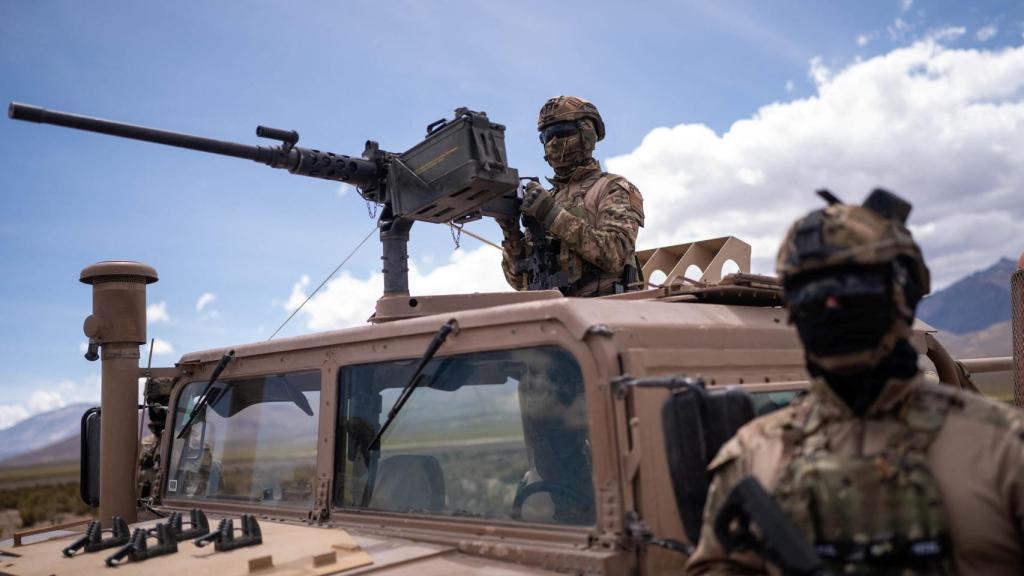 Imagen del Ejército chileno desplegado en la frontera, en la ciudad de Colchane.