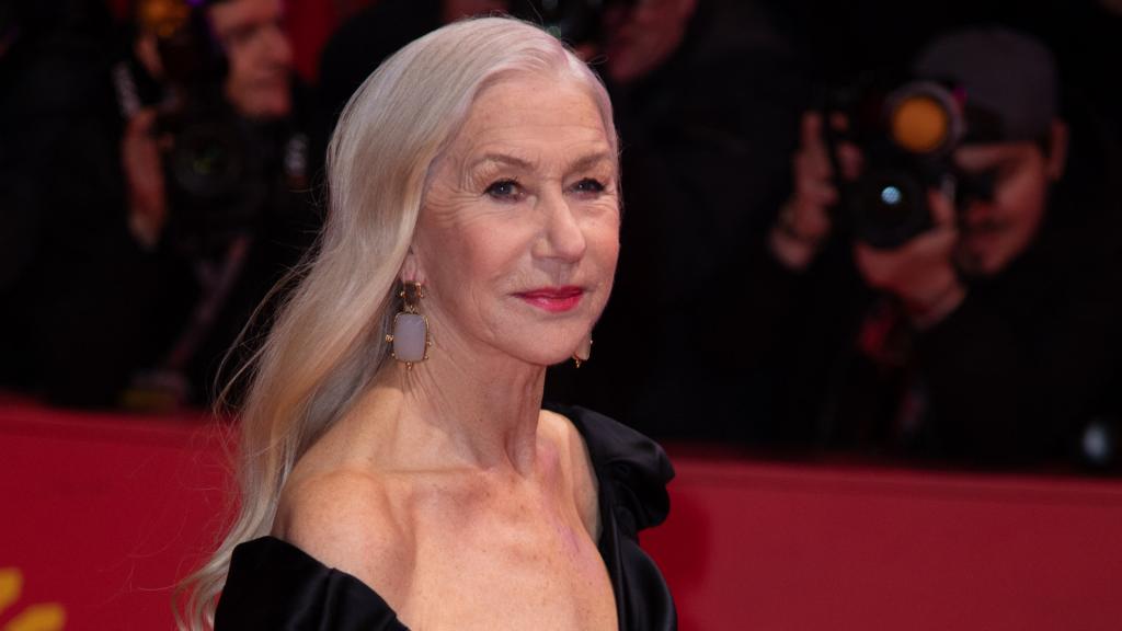 Helen Mirren en una alfombra roja