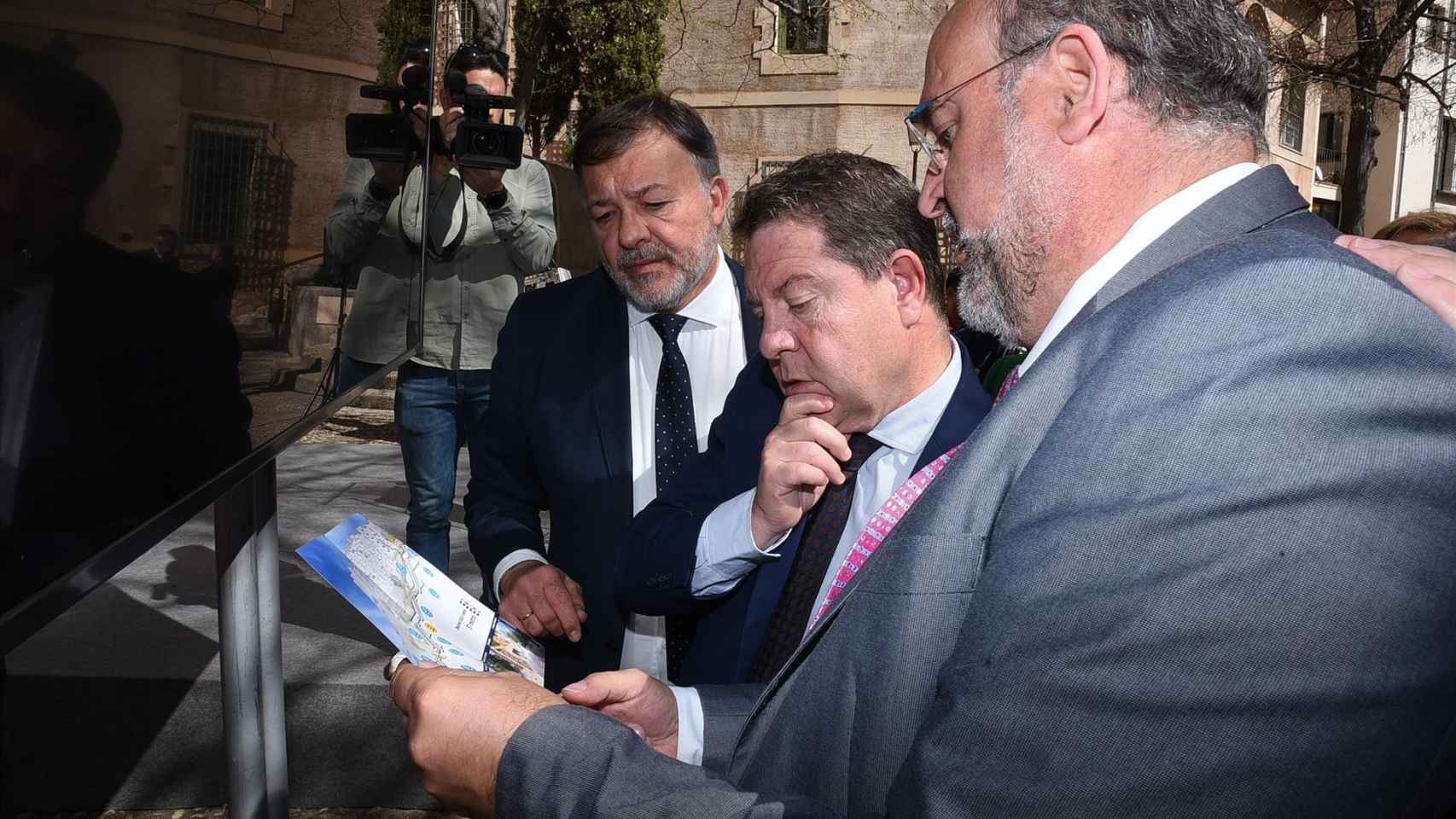 Darío Dolz, Emiliano García-Page y José Luis Martínez Guijarro, de izquierda a derecha.