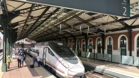 Tren Avant en la estación de trenes Campo Grande de Valladolid