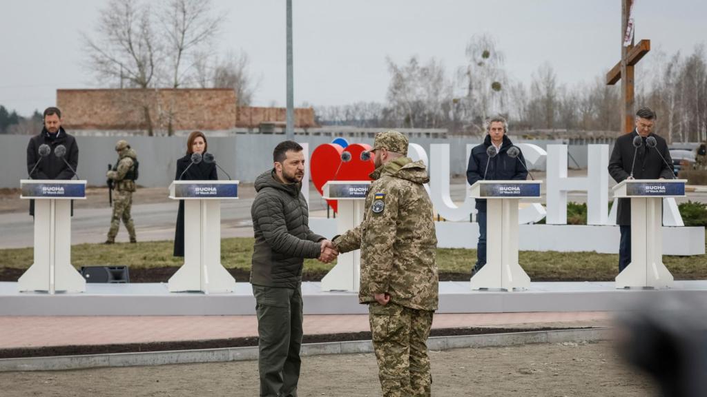 Volodímiir Zelenski en el aniversario de la matanza de Bucha en un acto homenaje en Kiev.