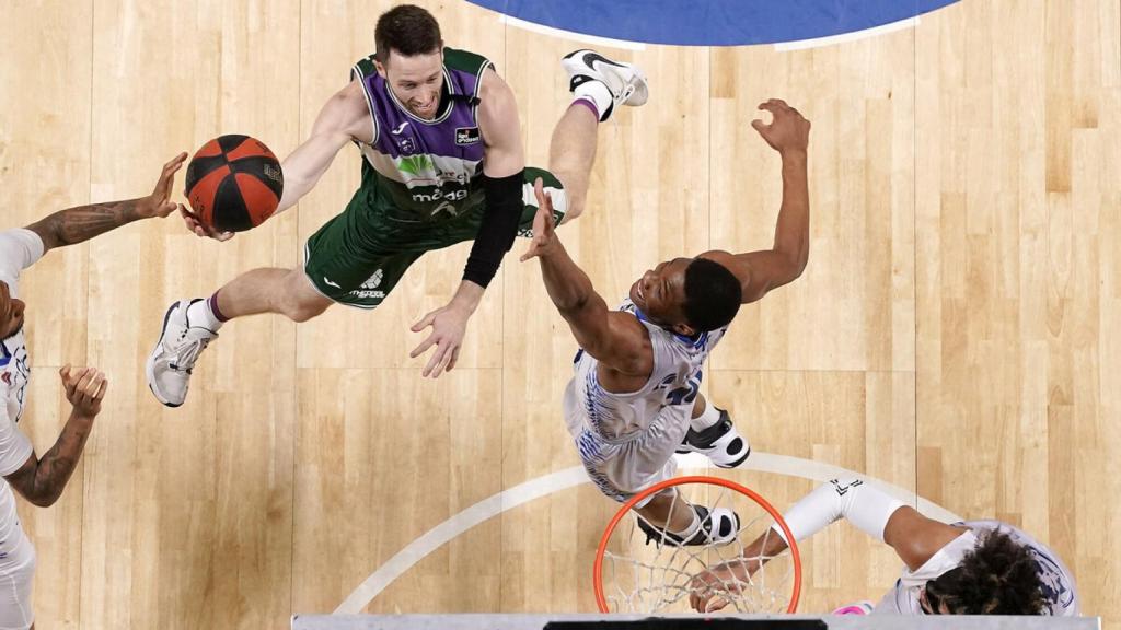 Kalinoski durante el Unicaja de Málaga vs. Fuenlabrada