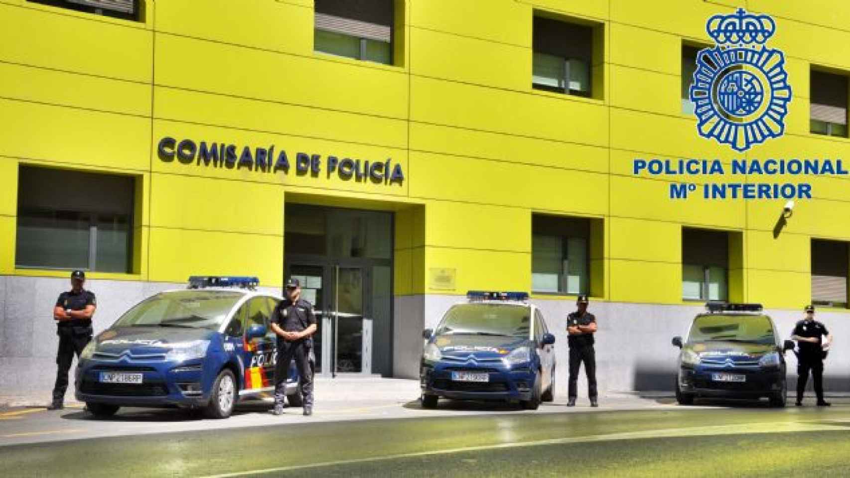 Comisaría de la Policía Nacional en Cartagena donde se instruye la investigación de esta patera en la que ha muerto una niña.