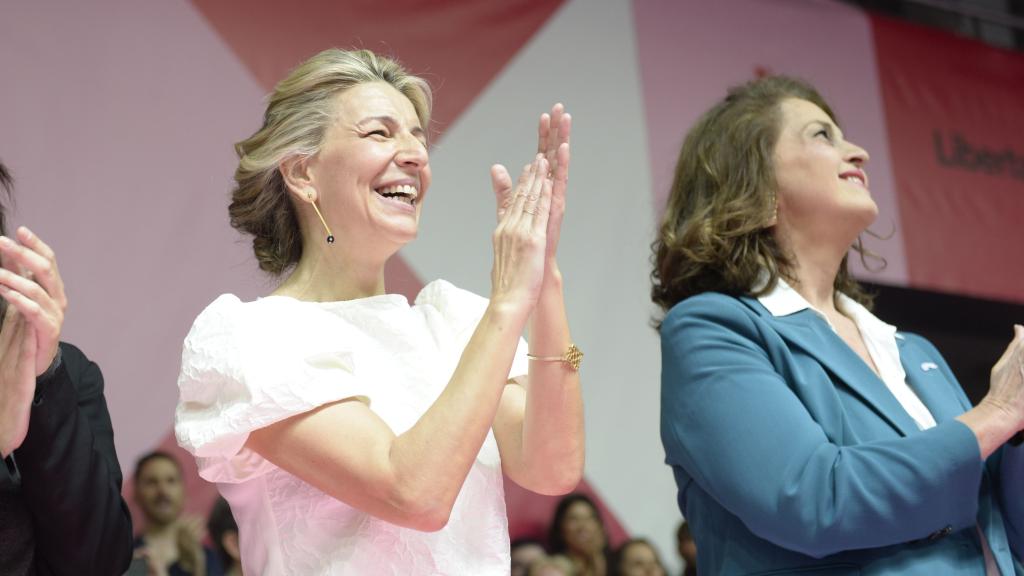 Yolanda Díaz (i) y Carla Antonelli (d) durante la presentación este domingo de su candidatura de Sumar a las elecciones generales.