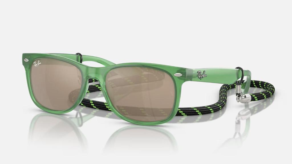 Gafas New Wayfarer Kids Summer Capsule, de Rayban.