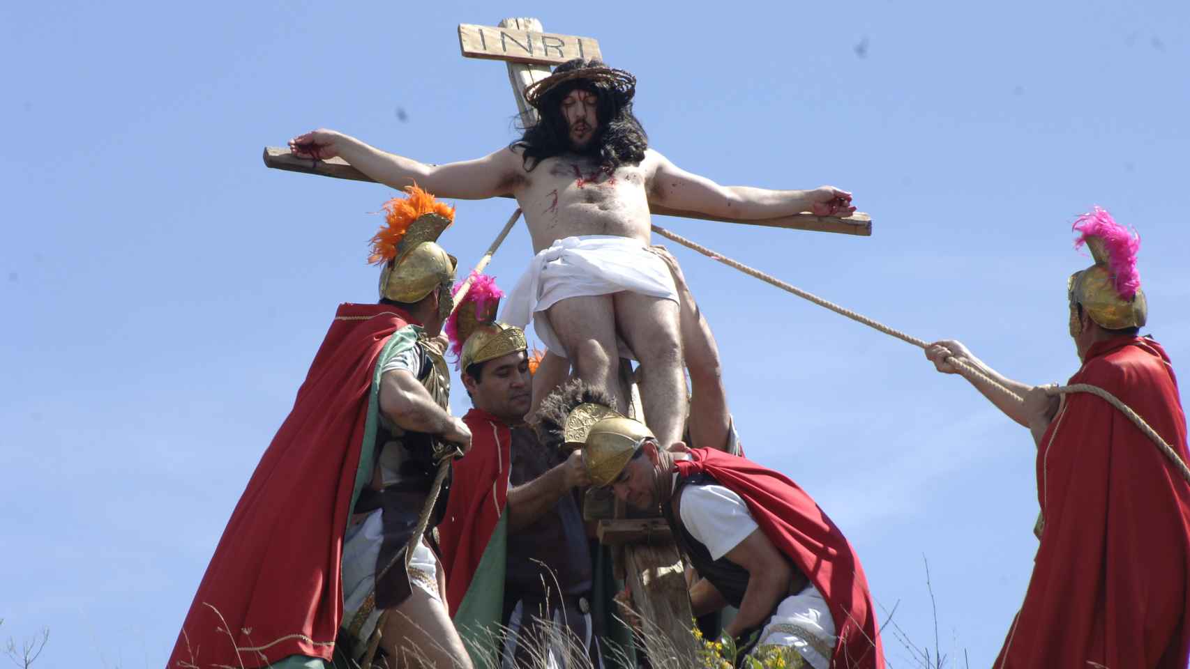 Crucifixión de Cristo en la escenificación de La Pasión en Serradilla del Arroyo