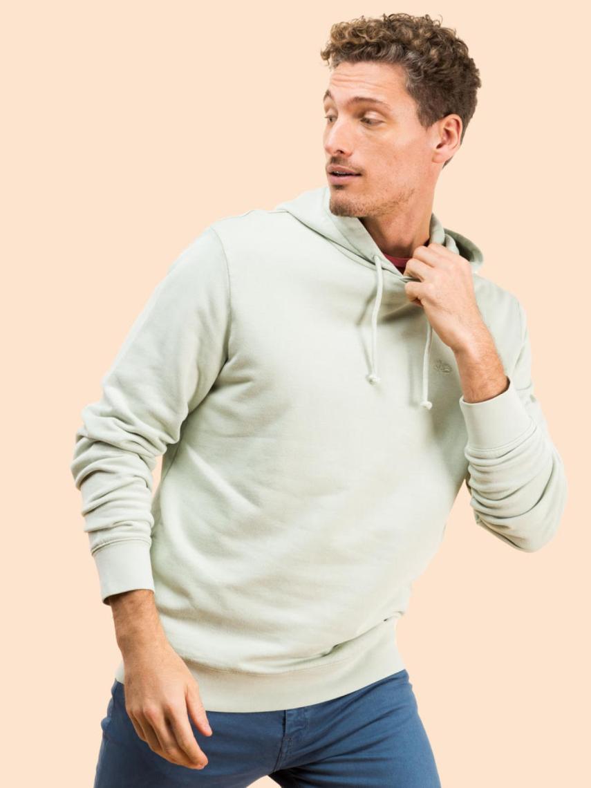 Las sudaderas con capucha y en colores pastel son uno de los 'must' de esta primavera.