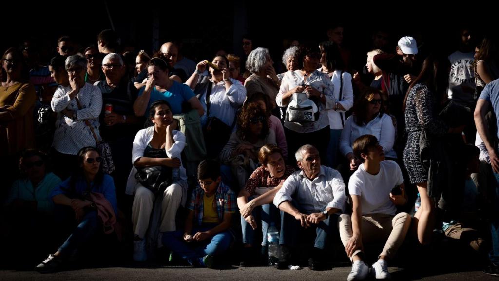 Las estampas del Lunes Santo: a luz envuelve a Málaga de todo su esplendor