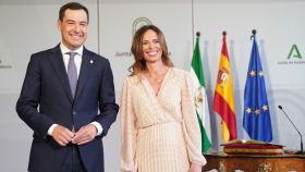 Juanma Moreno Bonilla y Rocío Jiménez, la nueva consejera de Fomento.