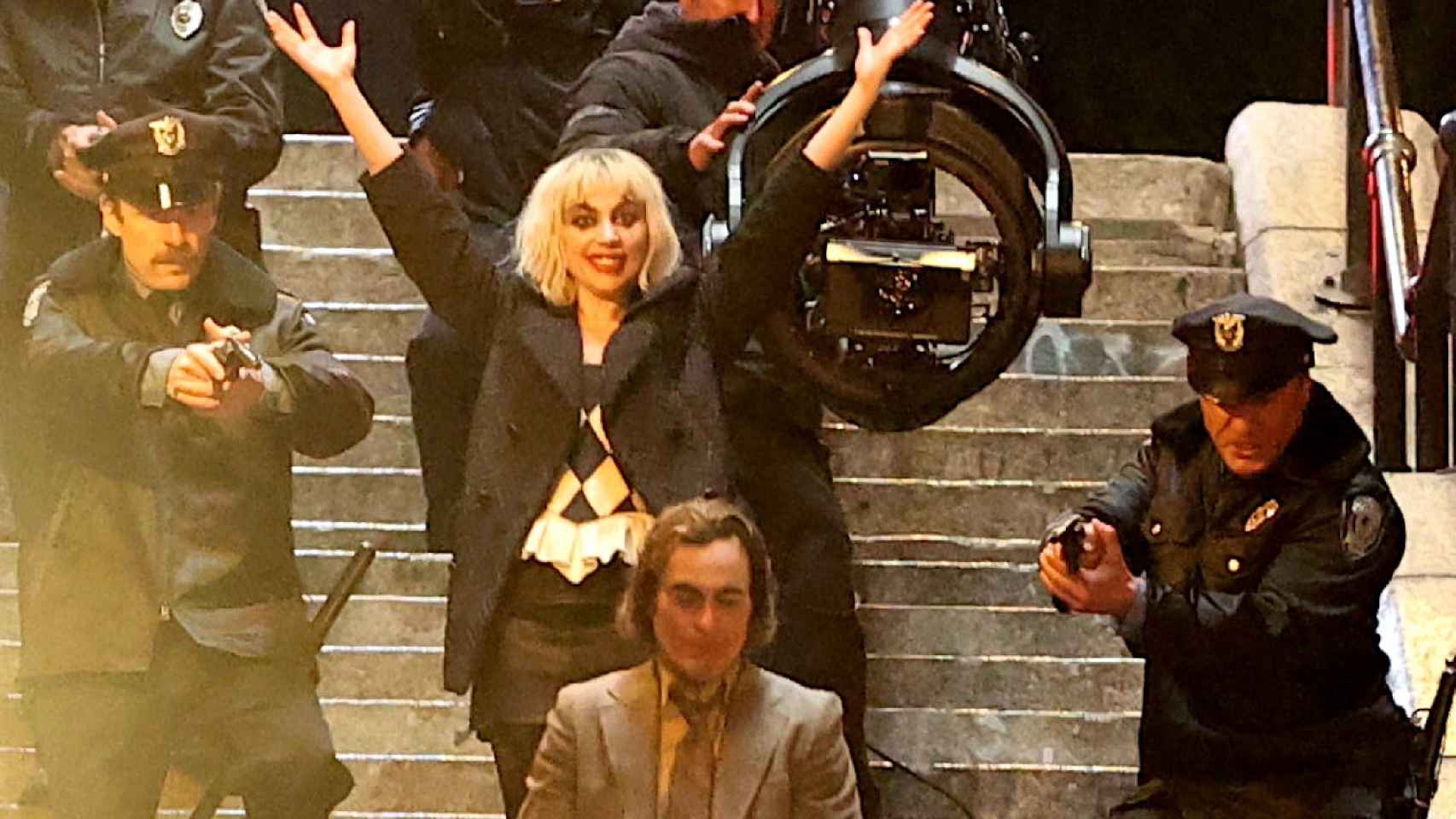 Lady Gaga y Joaquin Phoenix bailan en las famosas escaleras de 'Joker' en el rodaje de ‘Folie à Deux’