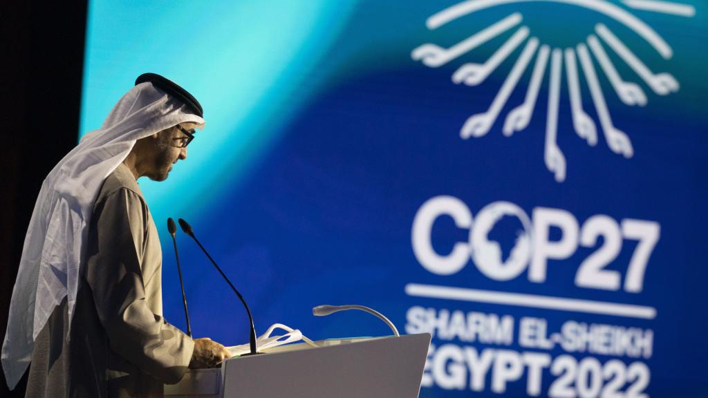 El presidente de los Emiratos, Mohamed bin Zayed Al Nahyan, durante la COP27 en Egipto.