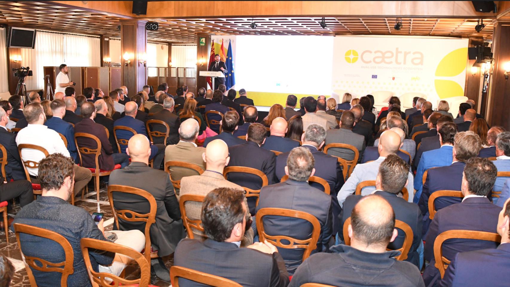 El presidente de Murcia, Fernando López Miras, durante la presentación.