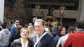Antonio y su mujer, en 2019, viendo al Chiquito perchelero.