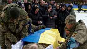 Imagen de archivo de un funeral a un militar ucraniano en Bakhmut.