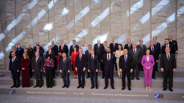 La foto de familia de la reunión de ministros de Exteriores de la OTAN que ha concluido este miércoles en Bruselas