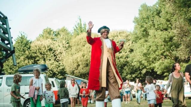 Charlas viajeras y música en la cuarta edición del Gulliver Fest en Narón (A Coruña)