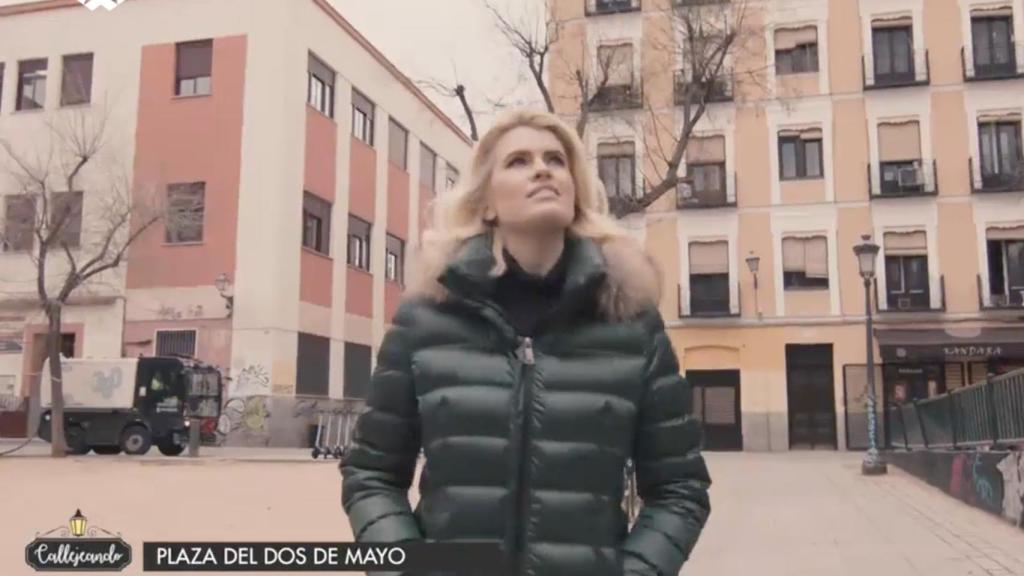 Adriana Abenia descubre la plaza Dos de Mayo en 'Callejeando'.